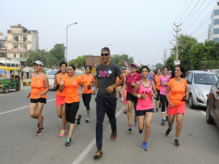 सुपर मॉडल से यूथ आइकन बने मिलिंद सोमन की फिटनेस जर्नी